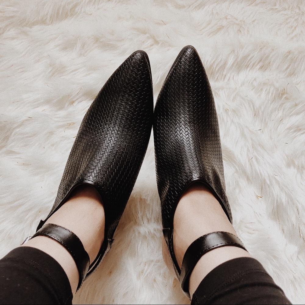 ✨SOLD OUT✨Edgy Cowgirl | Mules / Booties - Picture 3 of 8